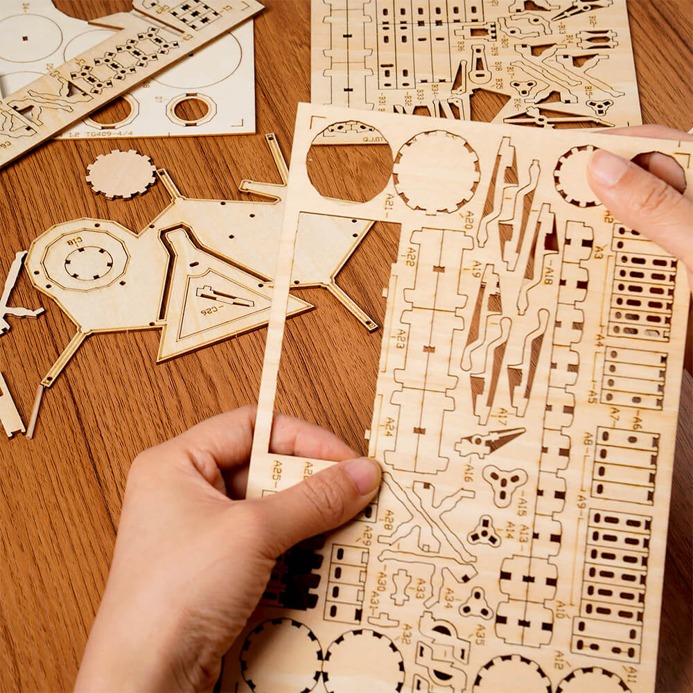 Maquette en Bois - Batterie